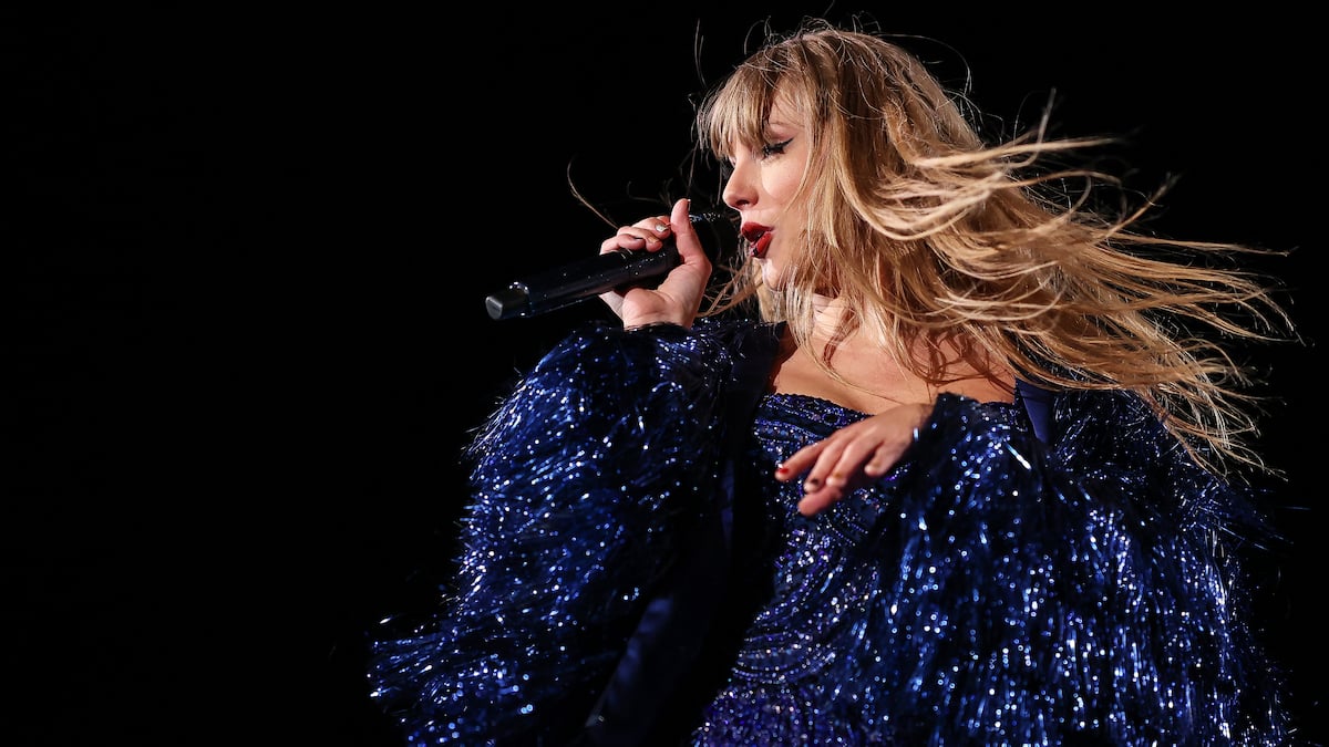 Taylor Swift performs onstage during the "Taylor Swift | The Eras Tour" at Foro Sol on August 24, 2023 in Mexico City, Mexico.