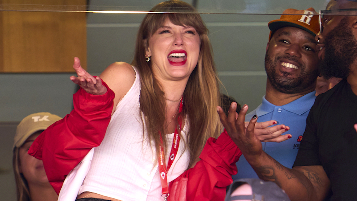 Taylor Swift turns out to see Travis Kelce, Kansas City Chiefs