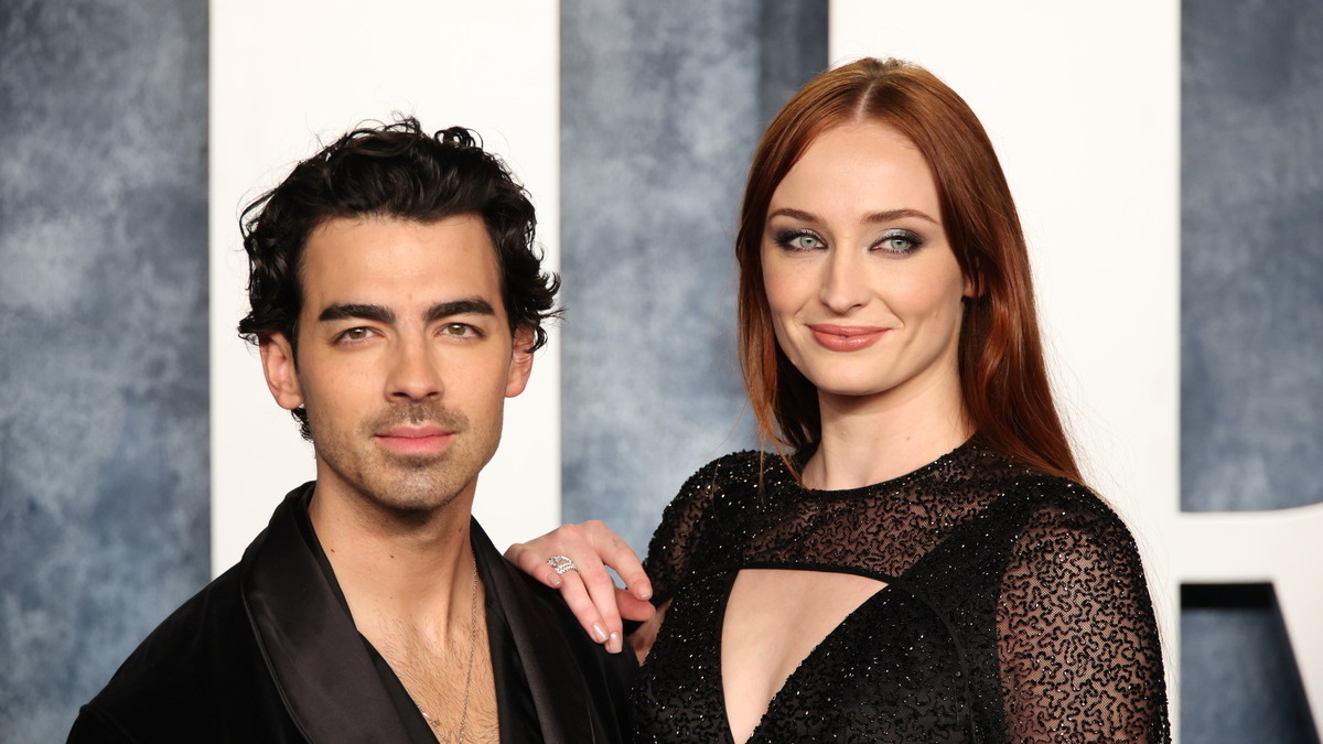 Joe Jonas and Sophie Turner at the 2023 Vanity Fair Oscar Party