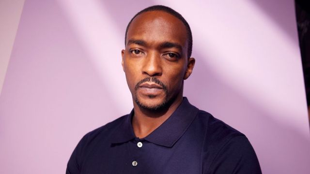 Anthony Mackie poses for a photo.