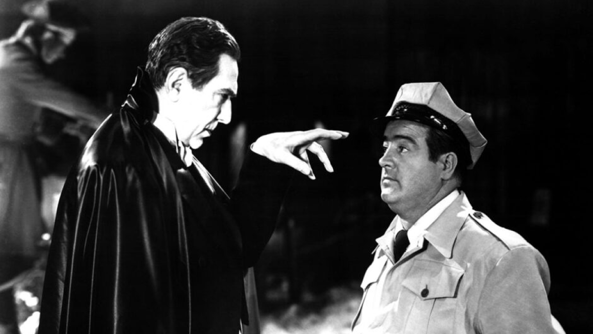 Bela Lugosi como Conde Drácula hipnotizando Budd Abbott