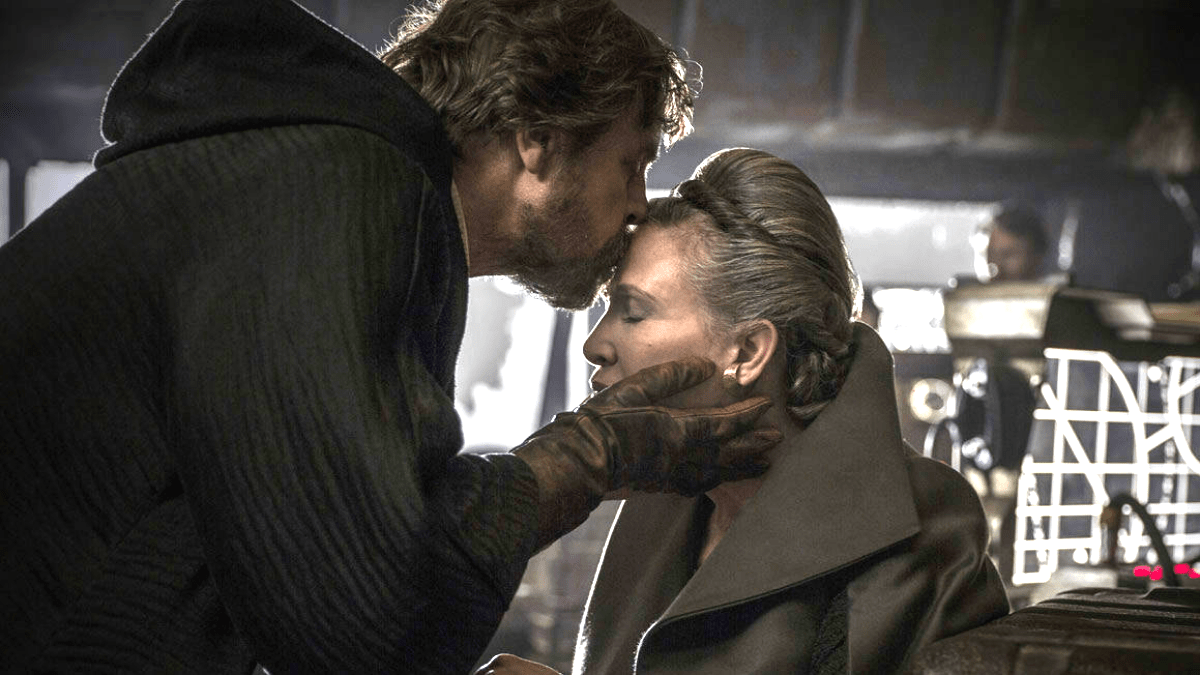 Luke kissing Leia's forehead in 'Star Wars: The Last Jedi'