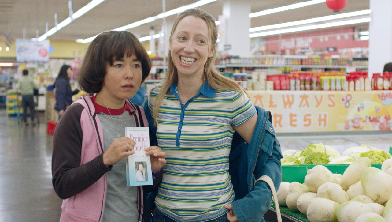 Maya Erskine and Anna Konkle in PEN15 (2019).