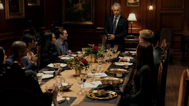 The Fall of the House of Usher. (L to R) Paola Nuñez as Dr. Alessandra Ruiz, T'Nia Miller as Victorine LaFourcade, Kyliegh Curran as Lenore Usher, Crystal Balint as Morella Usher, Henry Thomas as Frederick Usher, Bruce Greenwood as Roderick Usher, Samantha Sloyan as Tamerlane Usher, Matt Biedel as Bill-T Wilson in episode 101 of The Fall of the House of Usher.