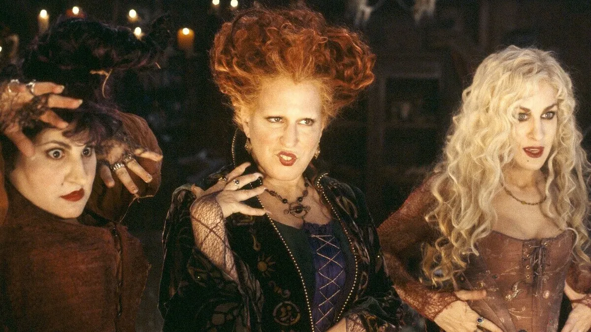 Bette Midler, Sarah Jessica Parker, and Kathy Najimy as the Sanderson sisters in Hocus Pocus.