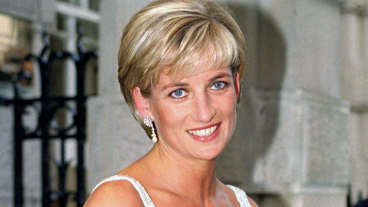 Diana The Princess Of Wales Attends A Gala Reception & Preview Of Her 'Dresses Auction' At Christies In London. (Photo by Antony Jones/UK Press via Getty Images)