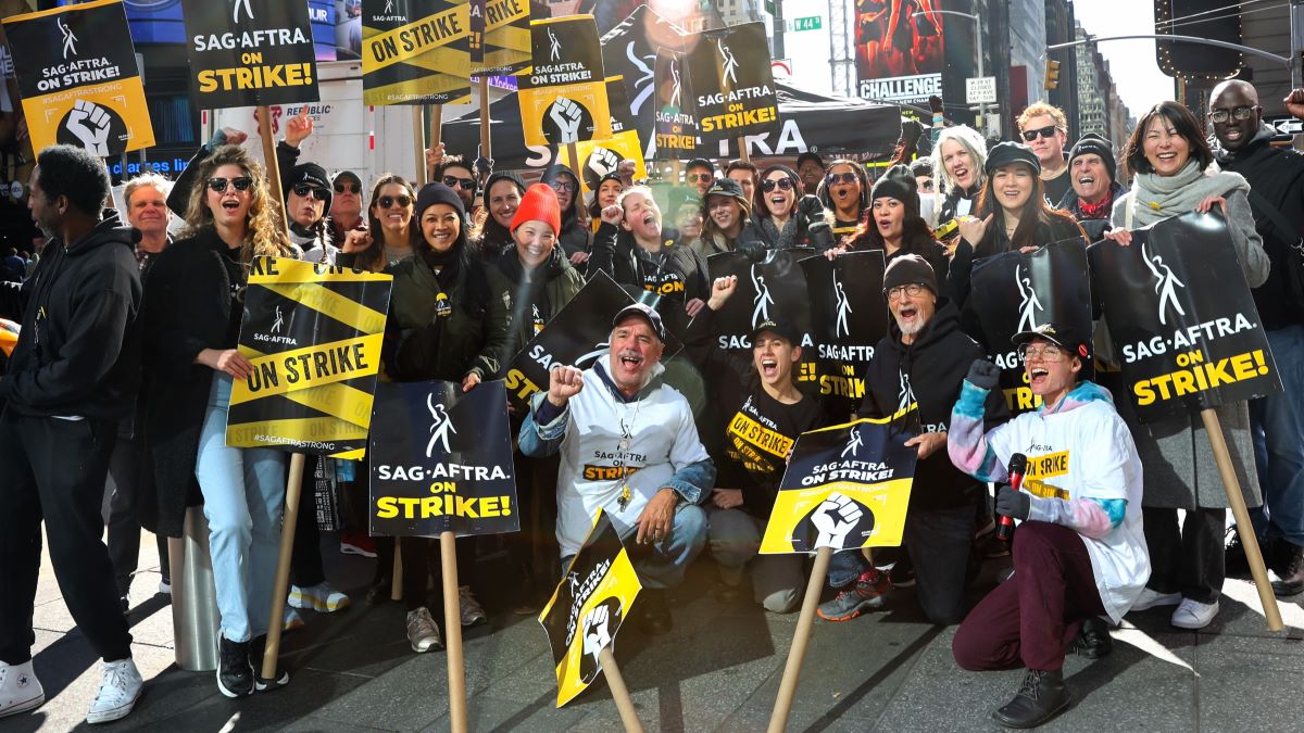 Picketers are seen at the SAG-AFTRA picket line outside the Paramount Building in Times Square on November 08, 2023 in New York City. (Photo by Jose Perez/Bauer-Griffin/GC Images)