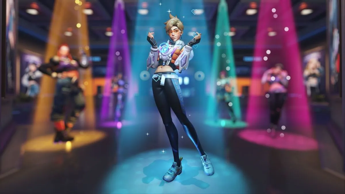 Tracer's new Overwatch Skin from the collaboration between Blizzard and Le Sserafim