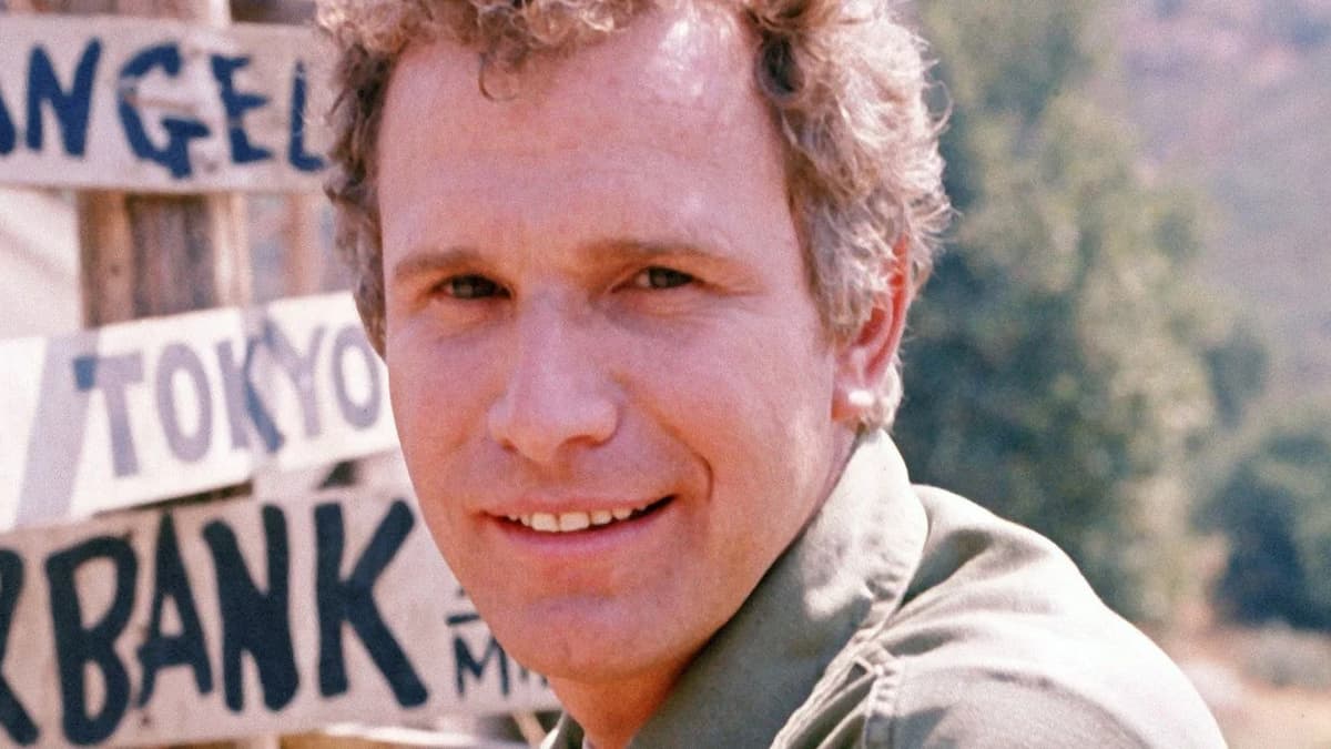 Wayne Rogers in M*A*S*H