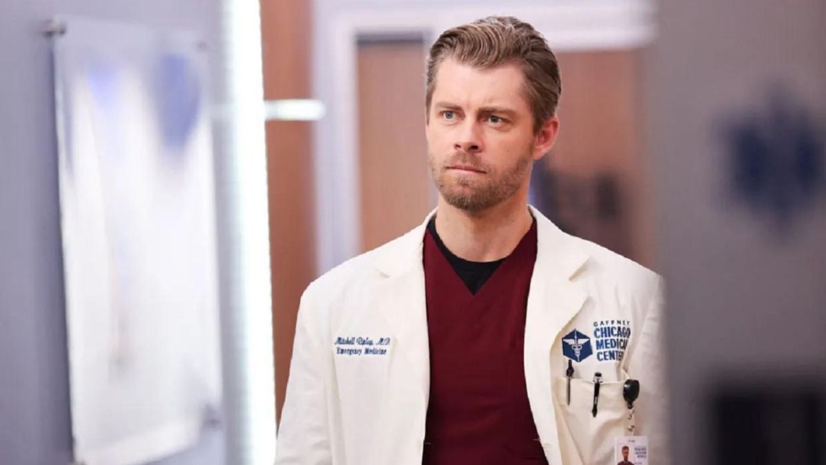 Luke Mitchell in Chicago Med