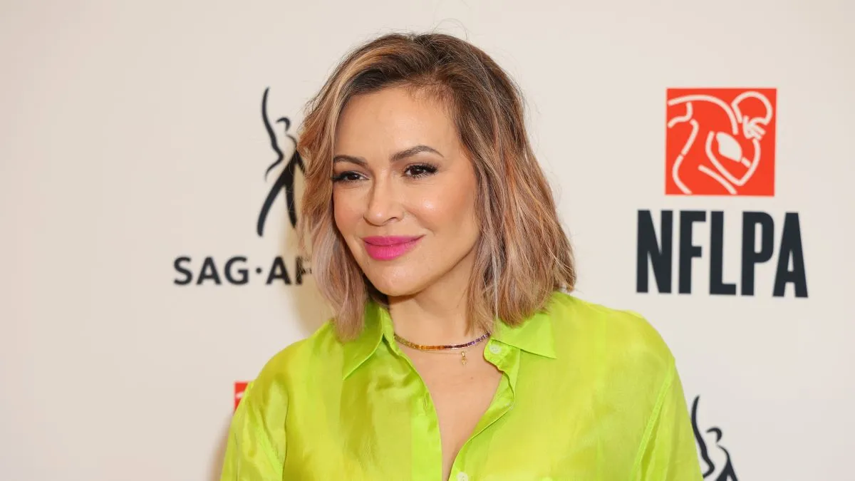 Alyssa Milano partecipa al lancio di attori e atleti: Unioni per la democrazia al Jean-Georges Beverly Hills il 17 luglio 2022 a Beverly Hills, California.  (Foto di Leon Bennett/Getty Images)