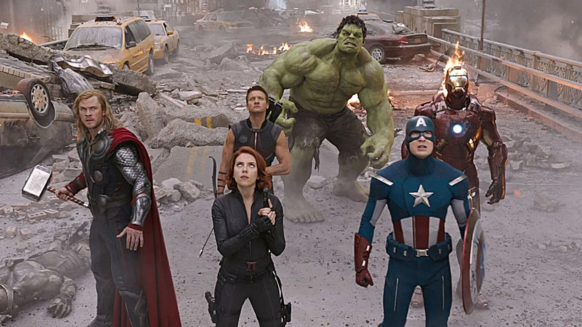 Os Vingadores se unem em combate durante 'Marvel's The Avengers' de 2012.