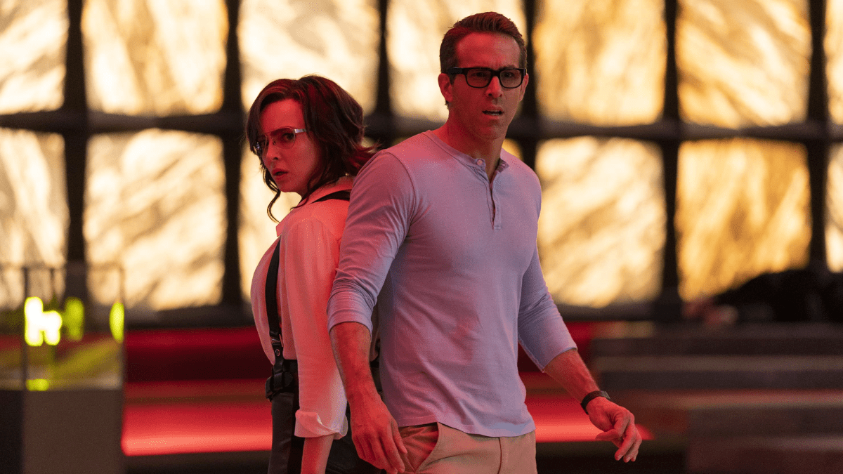 Jodie Comer and Ryan Reynolds star in 'Free Guy'