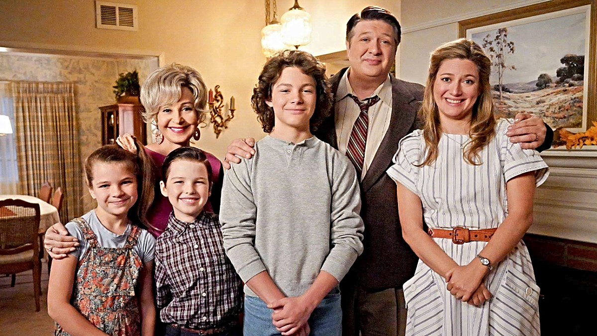Raegan Revord, Annie Potts, Iain Armitage, Montana Jordan, Lance Barber, and Zoe Perry as Missy, Connie, Sheldon, Georgie, George Cooper Sr, and Mary in 'Young Sheldon'