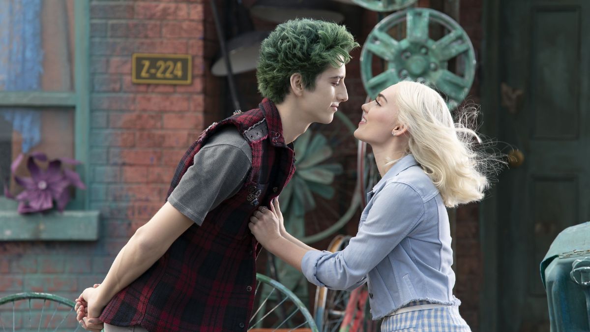 Zed (Milo Manheim) and Addison (Meg Donnelly) stare into each other's eyes in Zombies 3