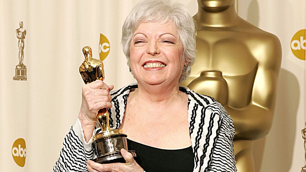 Editor Thelma Schoonmaker poses backstage with her award for Best Editing for "The Aviator" backstage during the 77th Annual Academy Awards on February 27, 2005 at the Kodak Theater in Hollywood, California.