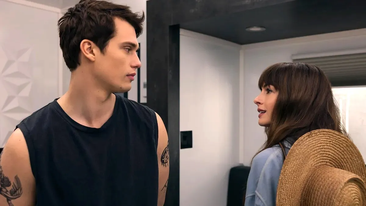 Nicholas Galitzine as Hayes Campbell and Anne Hathaway as Solène Marchand in 'The Idea of You.'