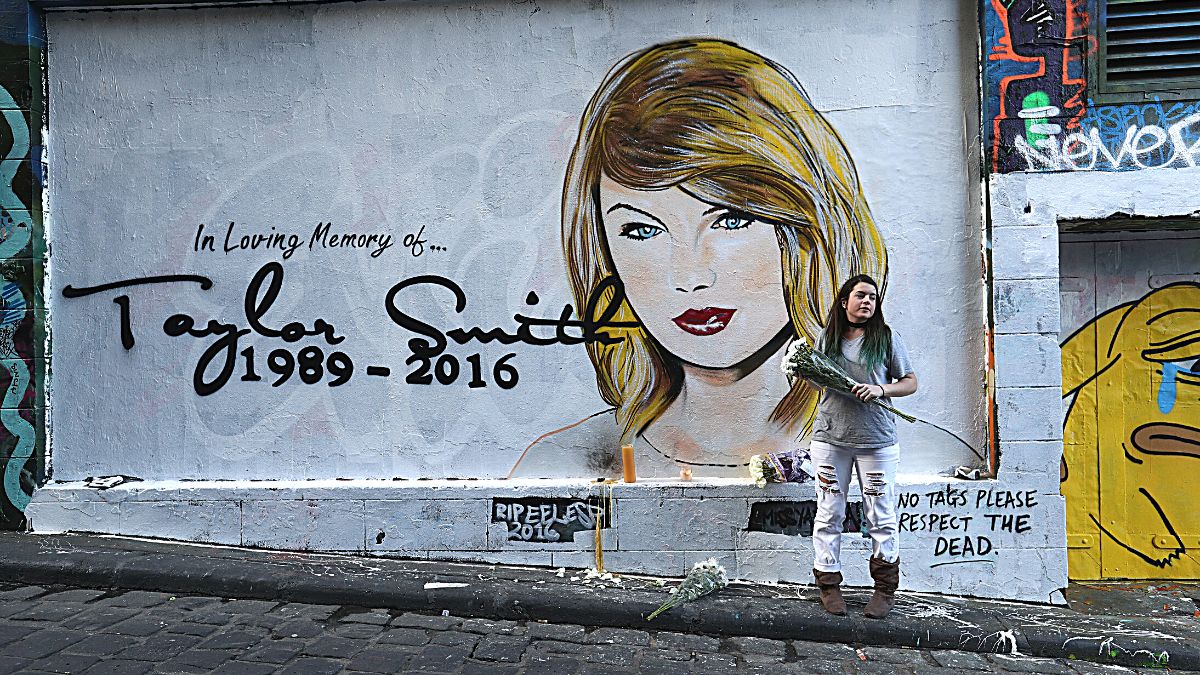 MELBOURNE, AUSTRALIA - JULY 20: A mural by Melbourne graffiti artist Lushsux is seen in Hosier Lane on July 20, 2016 in Melbourne, Australia. The mural was painted in response to the current social media spat between Taylor Swift and Kim Kardashian. Kardashian released a recording this week of her husband Kanye West speaking to Swift about his lyrics referring to her in his song 'Famous.' Swift has denied she approved the lyrics about her.