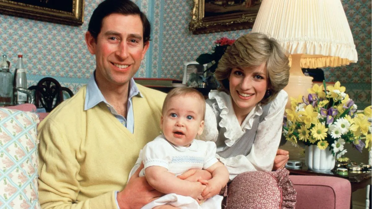 UNITED KINGDOM - FEBRUARY 01: Prince Charles, Prince of Wales and Diana, Princess of Wales with their baby son, Prince William, at home in Kensington Palace (Photo by Tim Graham Photo Library via Getty Images)