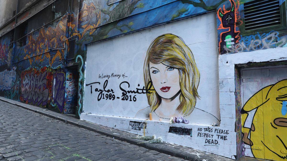 Taylor Swift mural