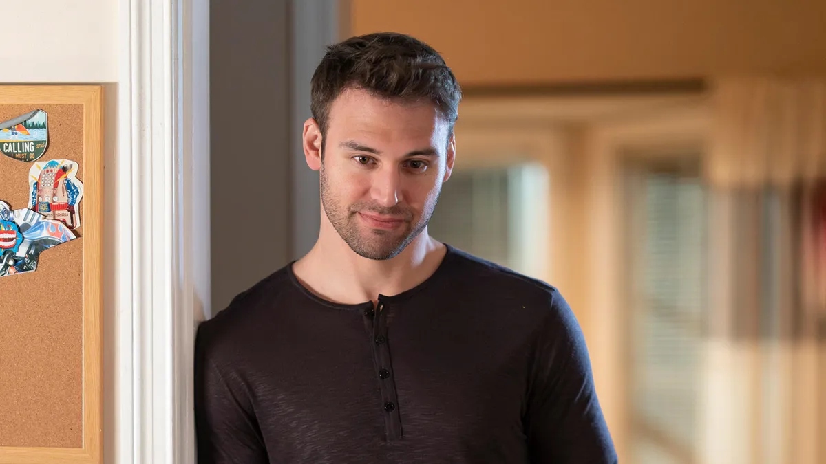 Ryan Guzman as Eddie Diaz on 911