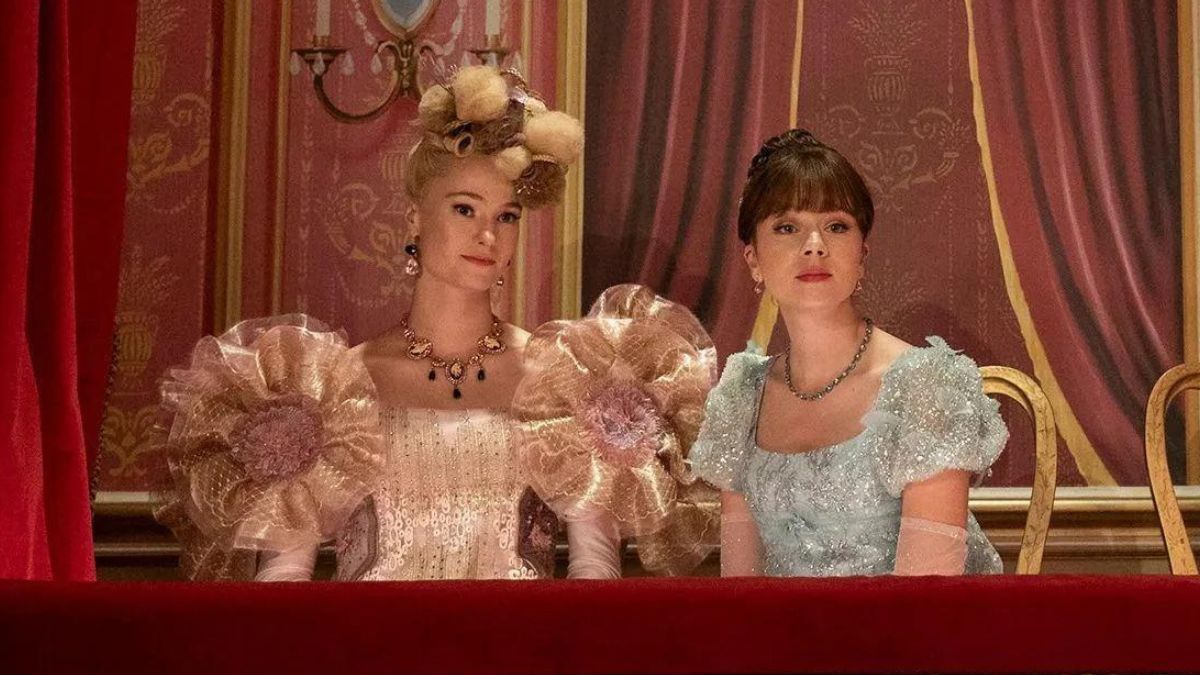 Cressida and Eloise sitting together in season 3 of Bridgerton