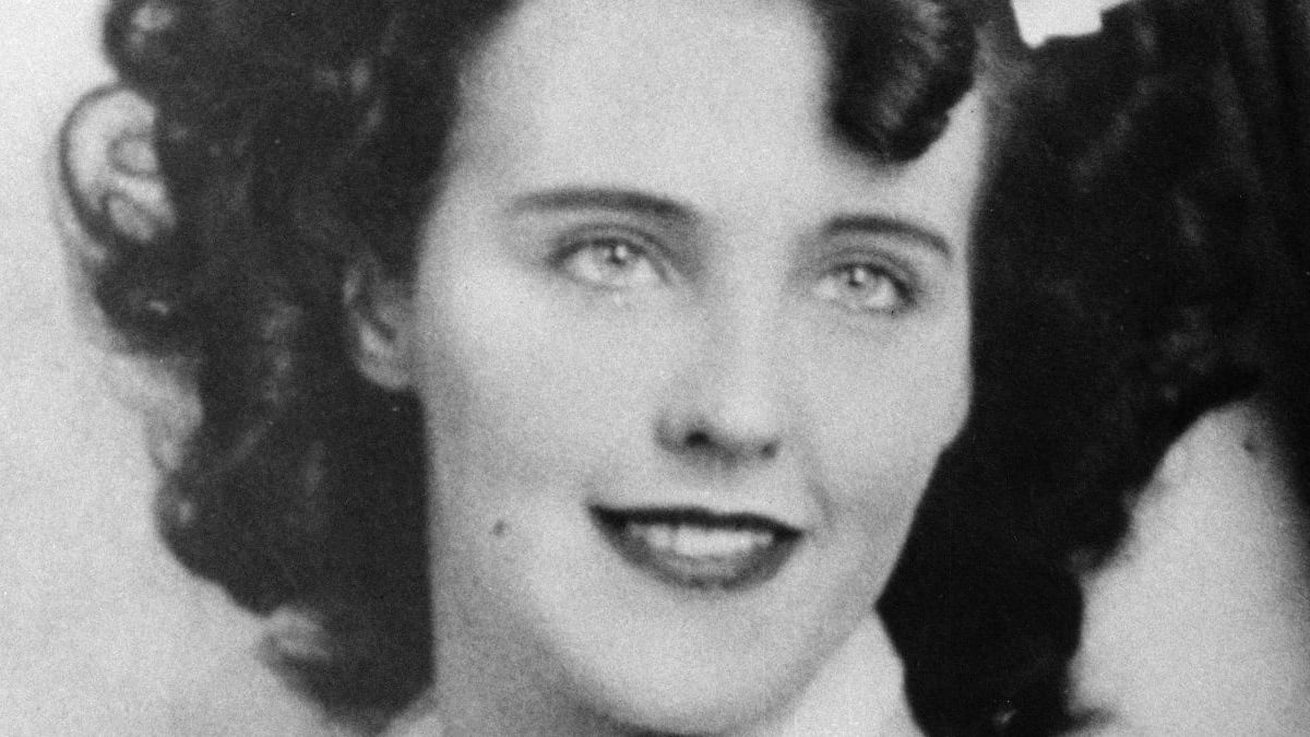 Why Was Elizabeth Short Called the ‘Black Dahlia?’