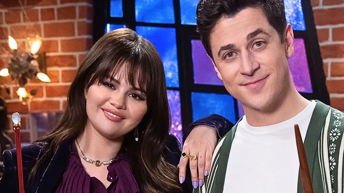 'Wizards Beyond Waverly Place' stars Selena Gomez and David Henrie pose with their wands.