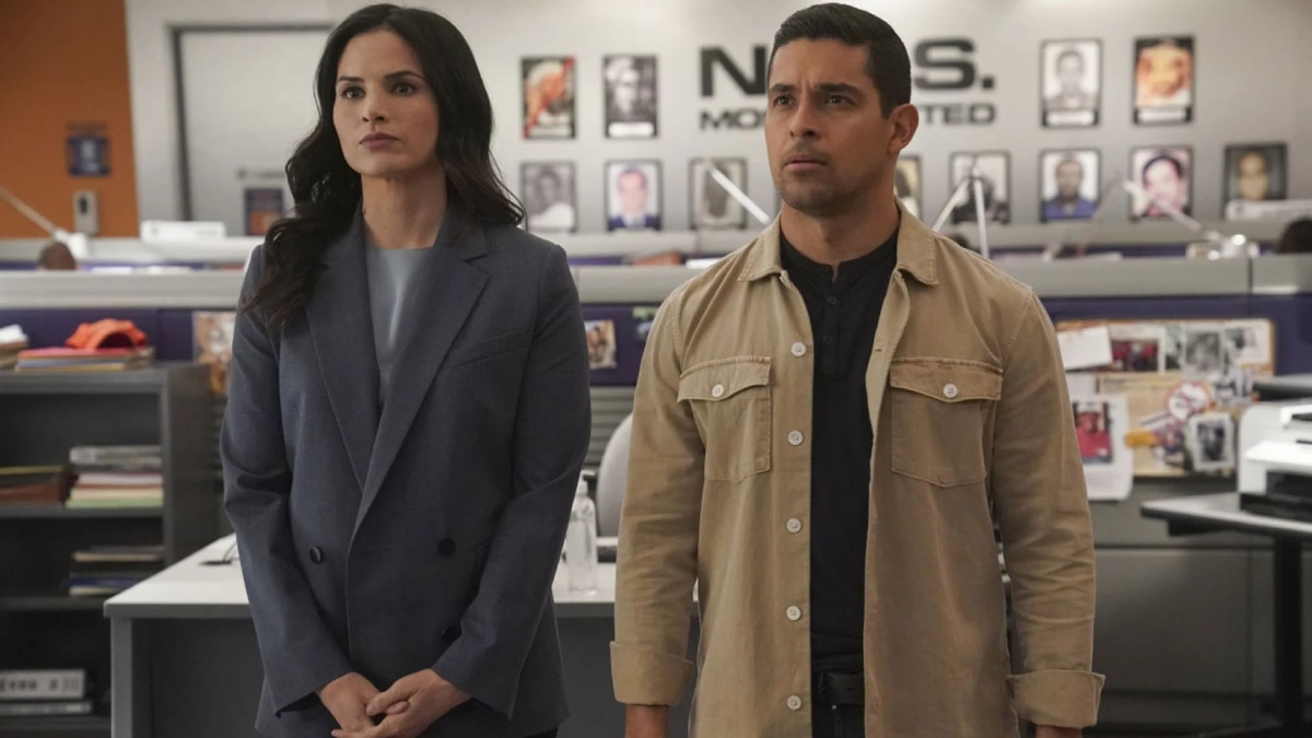 Katrina Law e Wilmer Valderrama no NCIS