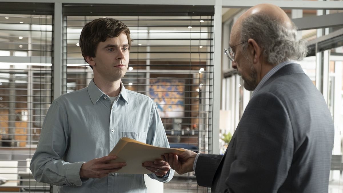 Freddie Highmore as Shaun and Richard Schiff as Glassman in The Good Doctor