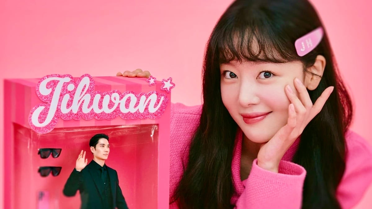 A promotional image of the K-Drama ‘My Sweet Mobster’, featuring Han Sunhwa smiling at the camera, while Uhm Tae-goo poses as a doll in a box.