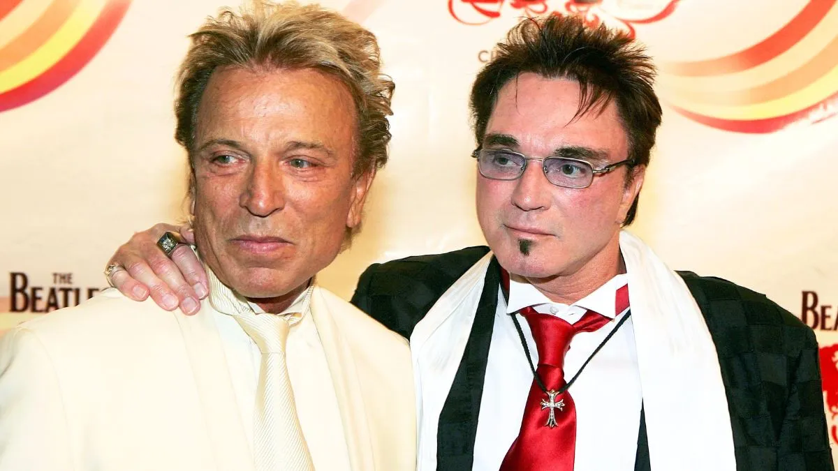 Magicians Siegfried Fischbacher (L) and Roy Horn arrive at the gala premiere of "The Beatles LOVE by Cirque du Soleil" at The Mirage Hotel & Casino June 30, 2006 in Las Vegas, Nevada.