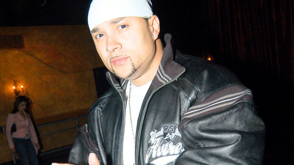 HOLLYWOOD - FEBRUARY 10: (U.S. TABS OUT) Artist Chino XL poses for photos at The Highland February 10, 2005 in Hollywood, California. (Photo by Ray Tamarra/Getty Images)