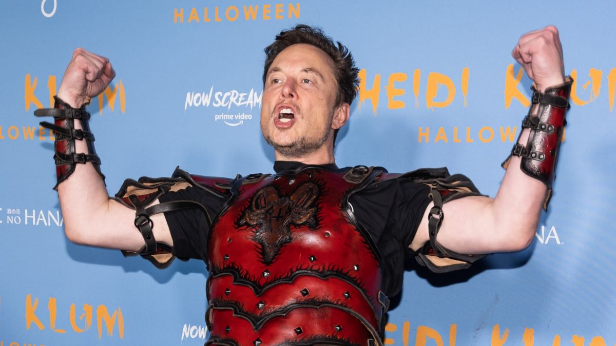 Elon Musk attends Heidi Klum's 21st Annual Halloween Party at Sake No Hana at Moxy Lower East Side on October 31, 2022 in New York City. (Photo by Gotham/FilmMagic)