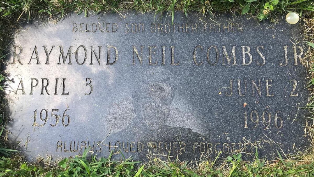 Ray Combs' Gravestone