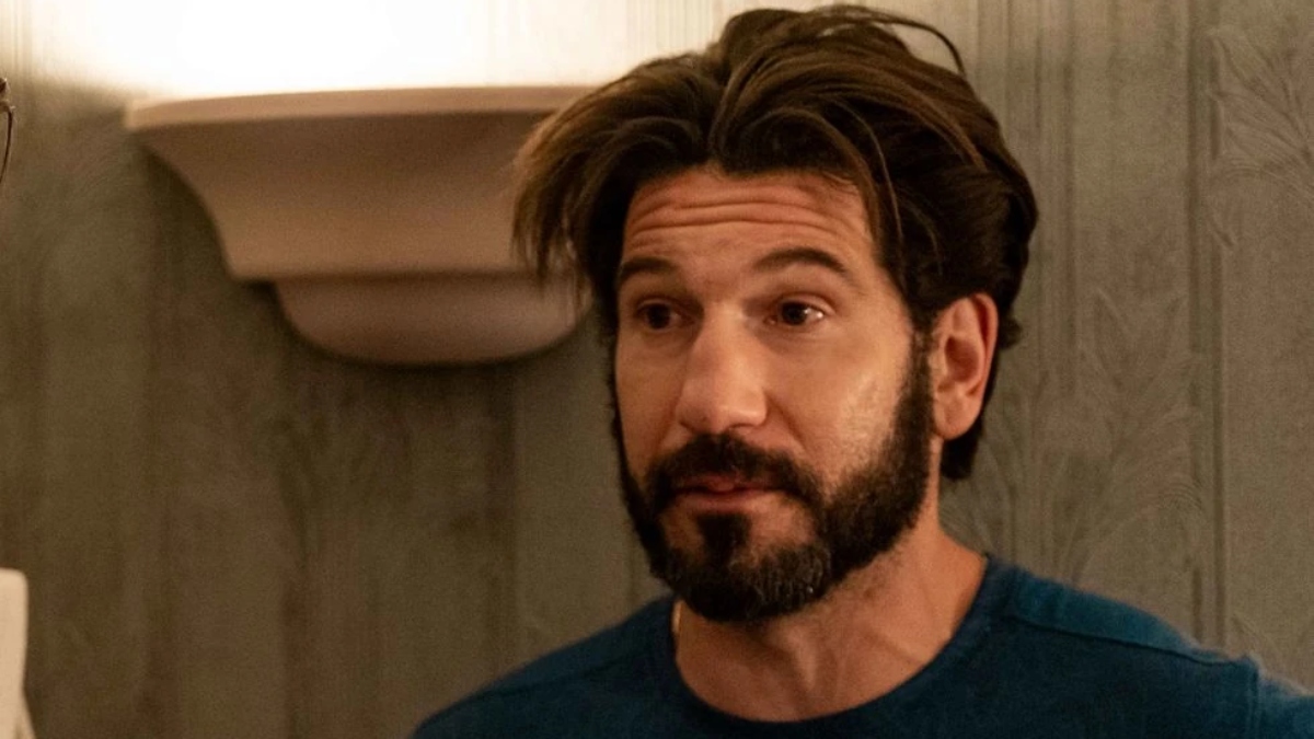 Jon Bernthal nel ruolo di Mikey in The Bear