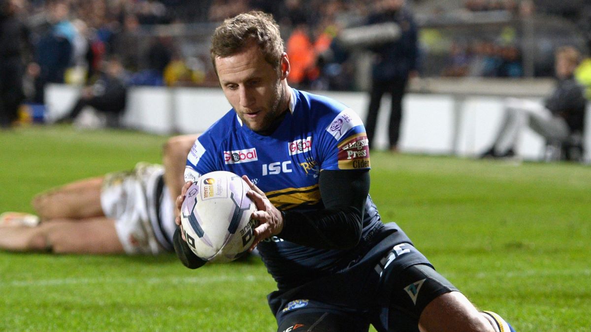 Rob Burrow of Leeds Rhinos scores a second half try during the First Utility Super League match between Hull FC and Leeds Rhinos at KC Stadium on March 5, 2015 in Hull, England. (Photo by Gareth Copley/Getty Images)