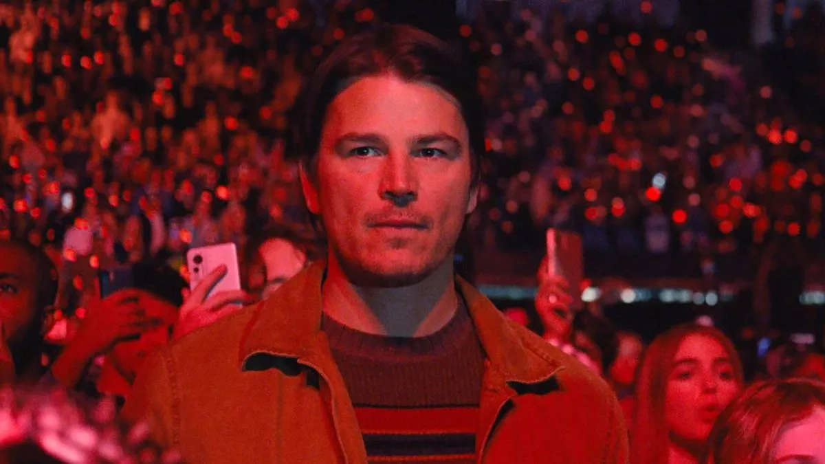 Josh Hartnett and Ariel Donoghue in Trap (2024)