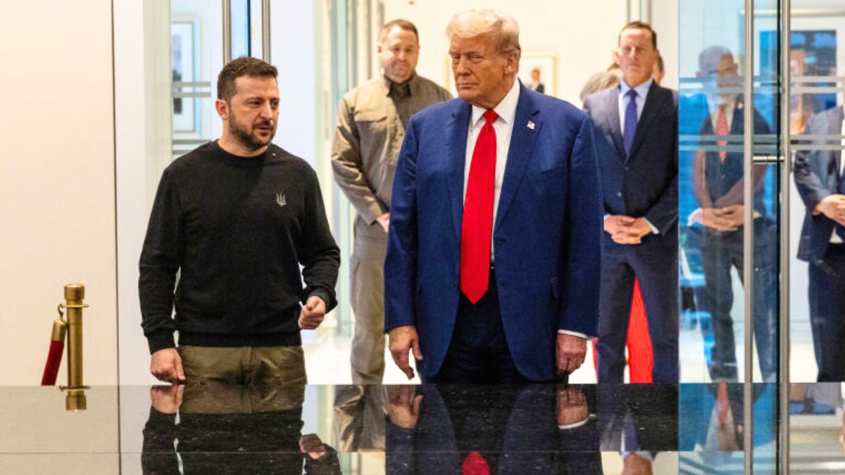 NEW YORK, NEW YORK - SEPTEMBER 27: Ukrainian President Volodymyr Zelensky and Republican presidential nominee, former U.S. President Donald Trump, gather for a meeting on September 27, 2024 in New York City. The meeting coincides with President Zelensky's visit to New York for the United Nations General Assembly. (Photo by Alex Kent/Getty Images)