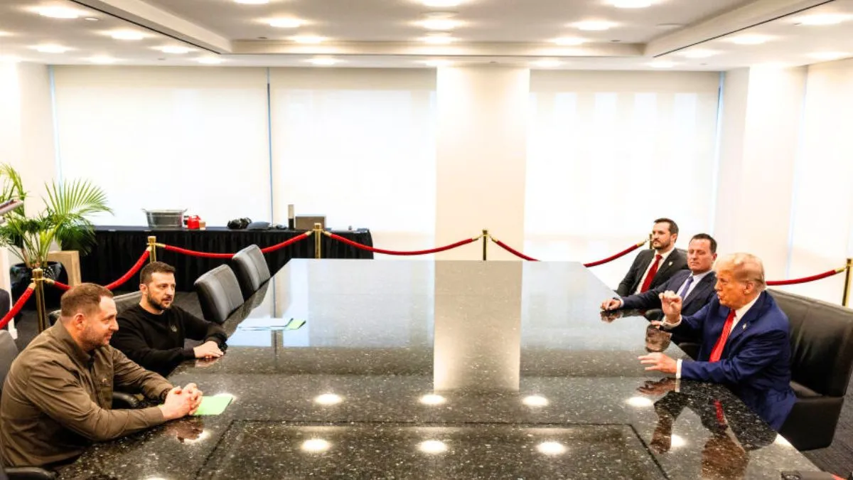 NEW YORK, NEW YORK - SEPTEMBER 27: Ukrainian President Volodymyr Zelensky and Republican presidential nominee, former U.S. President Donald Trump, sit down for a meeting on September 27, 2024 in New York City. The meeting coincides with President Zelensky's visit to New York for the United Nations General Assembly. (Photo by Alex Kent/Getty Images) 