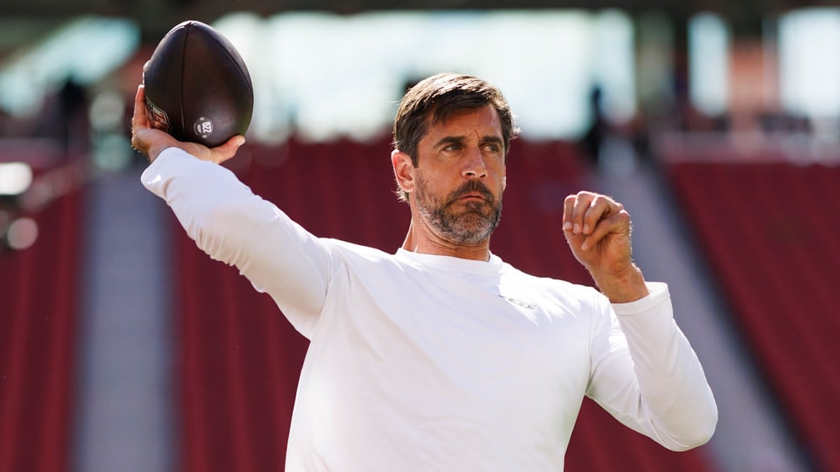 Aaron Rodgers #8 of the New York Jets warms up prior to an NFL football game against the San Francisco 49ers, at Levi's Stadium