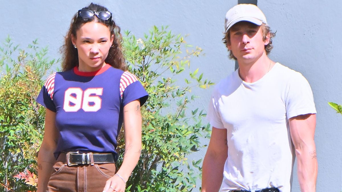 LOS ANGELES, CA - SEPTEMBER 27: Jeremy Allen White and Ashley Moore are seen on September 27, 2023 in Los Angeles, California. (Photo by MEGA/GC Images)