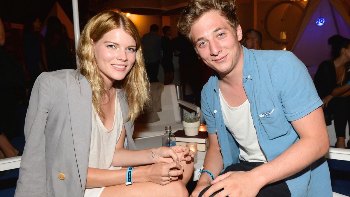 LOS ANGELES, CA - AUGUST 15: Emma Greenwell (L) and actor Jeremy Allen White attend Warby Parker's store opening in The Standard, Hollywood on August 15, 2013 in Los Angeles, California. (Photo by Michael Buckner/Getty Images for Warby Parker)