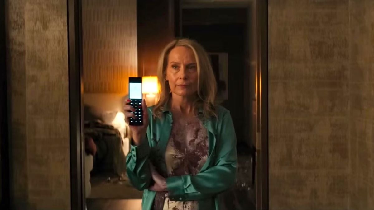 Amy Ryan in "Wolfs"