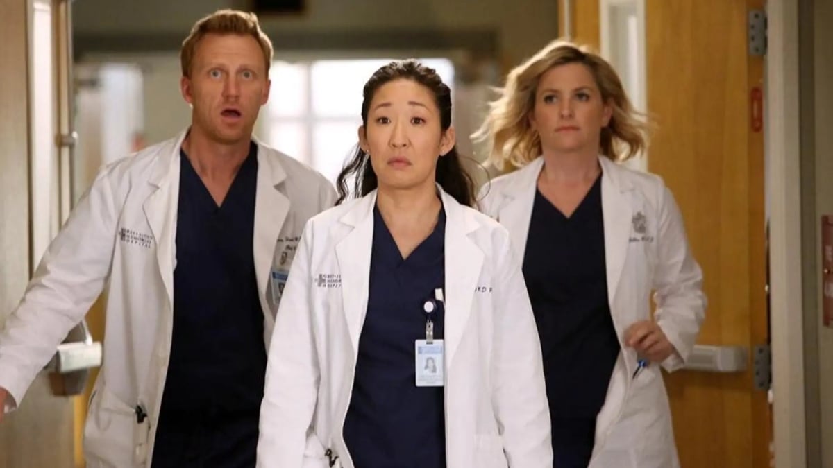 Kevin McKidd as Owen Hunt, Sandra Oh as Cristina Yang, and Jessica Capshaw as Arizona Robbins on Grey's Anatomy