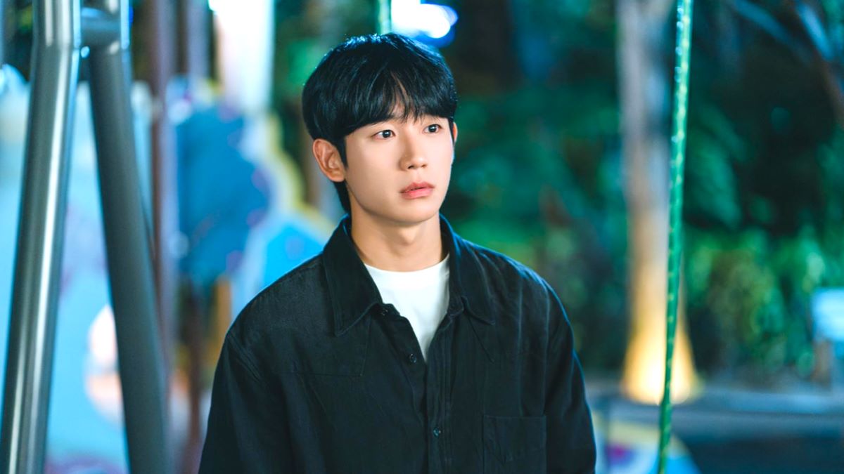 Jung Hae-in as Choi Seung-hyo in the Netflix K-drama 'Love Next Door'