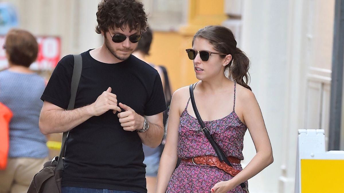 NEW YORK, NY - AUGUST 14: (EXCLUSIVE COVARGE) Ben Richardson and Anna Kendrick are seen in Soho on August 14, 2015 in New York City. (Photo by Alo Ceballos/GC Images)