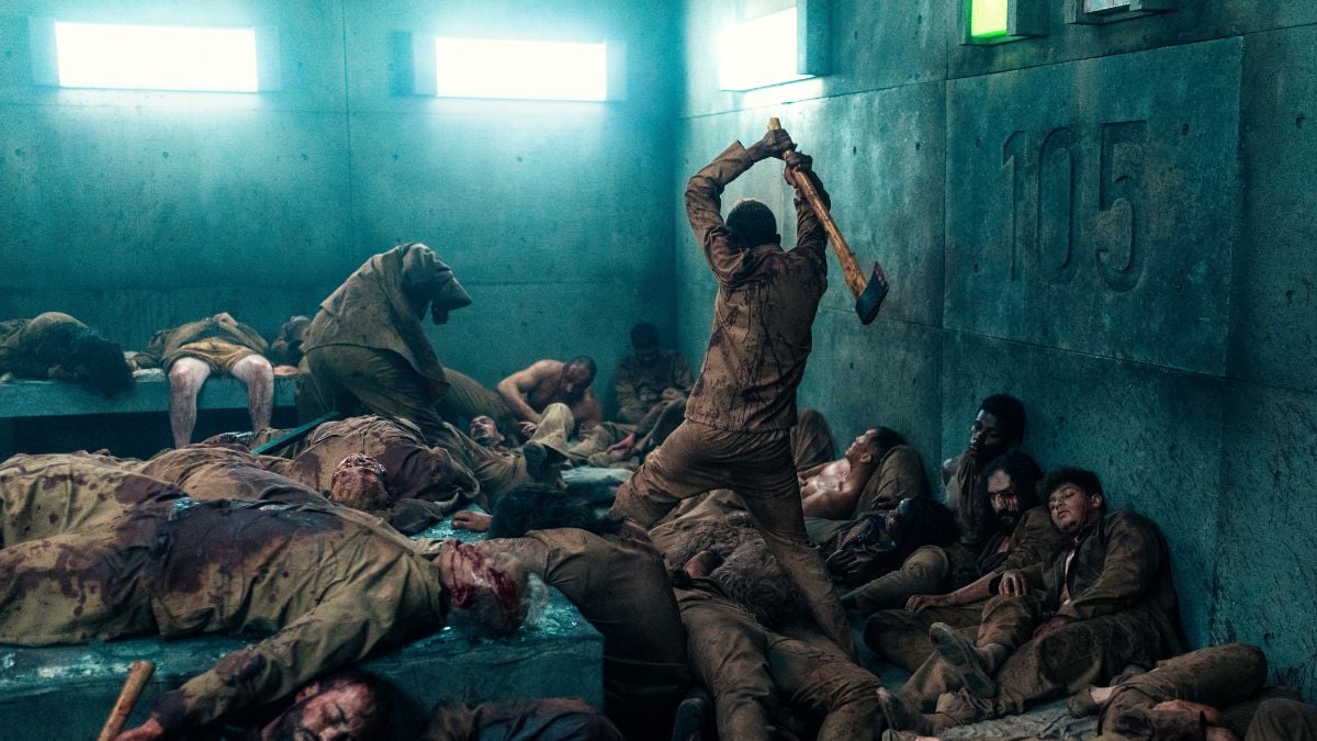 Barbarian and Loyalist inmates fighting in Netflix's The Platform 2