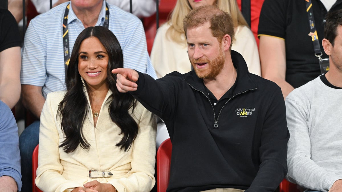 THE HAGUE, NETHERLANDS - APRIL 17: Prince Harry, Duke of Sussex and Meghan, Duchess of Sussex attend the sitting volleyball event during the Invictus Games at Zuiderpark on April 17, 2022 in The Hague, Netherlands.