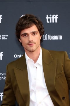 TORONTO, ONTARIO - SEPTEMBER 07: Jacob Elordi attends the premiere of "On Swift Horses" during the 2024 Toronto International Film Festival at Princess of Wales Theatre on September 07, 2024 in Toronto, Ontario.